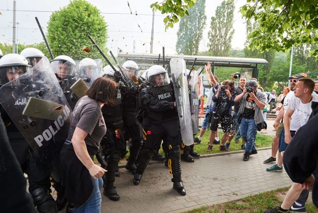 Ciąg dalszy sprawy zatrzymania córki radnej PiS z Gdańska. Prokuratura przesłuchuje ją w roli pokrzywdzonej