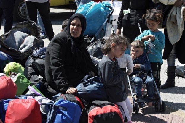 Pierwsze łodzie z migrantami wypłynęły z Lesbos do Turcji