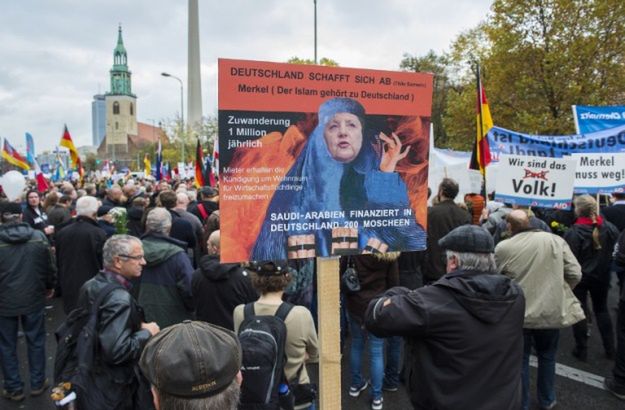 Muzułmanie z Niemiec porównują antyislamską partię Alternatywa dla Niemiec do nazistów Hitlera