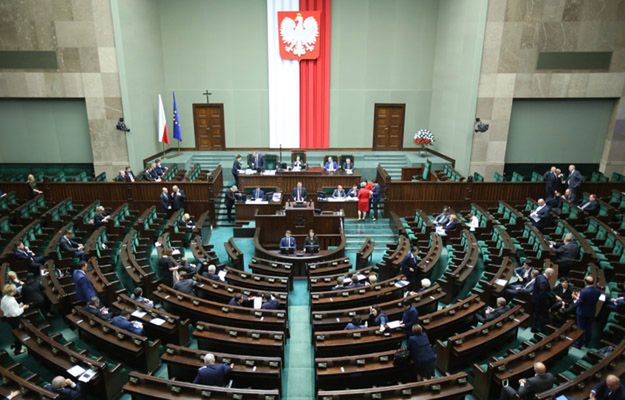 Sejmowa komisja przyjęła projekt tzw. ustawy antyterrorystycznej