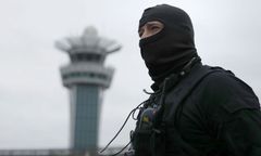 Francja: odpowiedzialny za strzelaninę na lotnisku był pod wpływem alkoholu i narkotyków