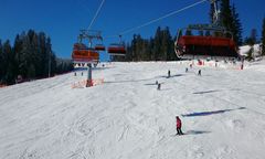 Policjanci ruszyli na stoki narciarskie. Za alkohol i brak kasku na stoku grożą kary