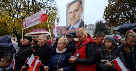CBOS zbadał w sondażu poparcie dla prezydenta Andrzeja Dudy, parlamentu i Trybunału Konstytucyjnego