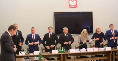 Amber Gold: Komisja śledcza przesłuchuje pierwszych świadków