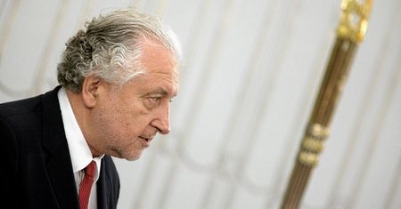 Andrzej Rzepliński pojawił się na sali obrad w Sejmie. Posłowie PiS przywitali go okrzykami: precz z komuną