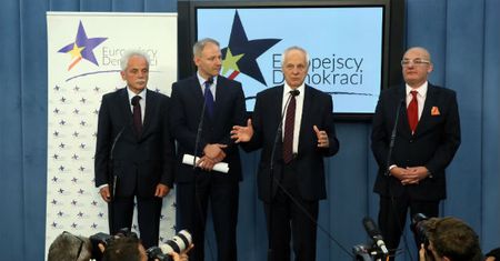 Byli posłowie Platformy Obywatelskiej tworzą w Sejmie nowe koło Europejscy Demokraci. Stefan Niesiołowski odchodzi z PO