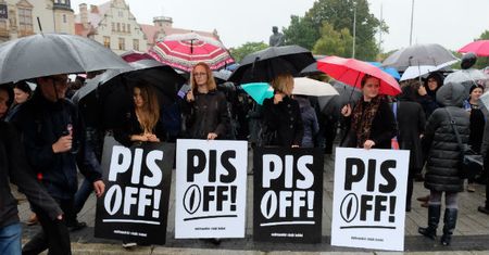 "Czarny protest" w Poznaniu. PO chce wyjaśnień ws. ataku na jego uczestników