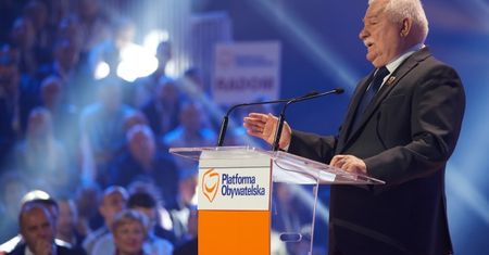 Lech Wałęsa żartuje z prezydenckiej emerytury. Co na to PiS?