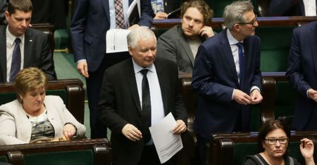 Jedną domenę PiS już stracił, co z drugą?