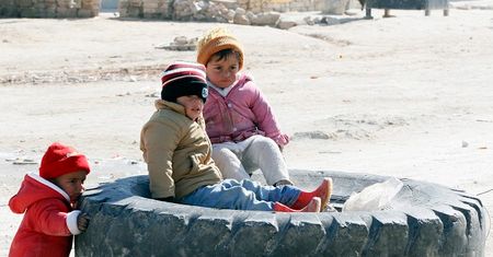 Karnowski chciał przyjąć sieroty z Aleppo do domu dziecka, a sam tnie pieniądze dla placówki