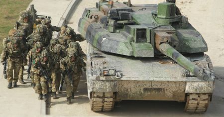 W obliczu Rosji, Brexitu i Trumpa Unia Europejska wzmacnia wysiłki obronne