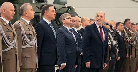MON odkręca reformę Bronisława Komorowskiego. Projekt ustawy skierowany do uzgodnień resortowych