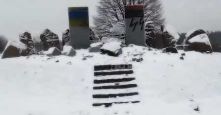 Ukraina: zdewastowano pomnik Polaków z Huty Pieniackiej