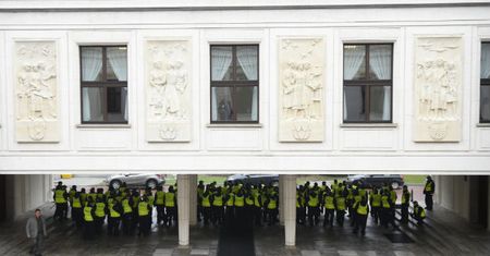 Ochrona pustego Sejmu kosztowała 2,3 mln zł