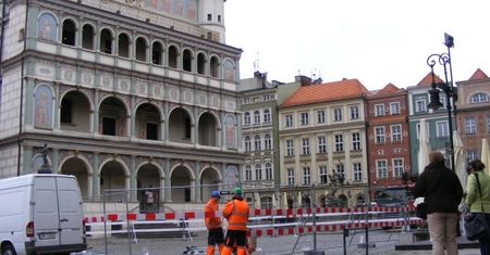 Poznań szykuje się na najazd turystów i... rozkopuje Stary Rynek