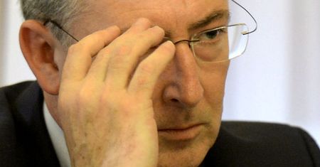 Dlaczego Bartłomiej Sienkiewicz udaje głupiego?