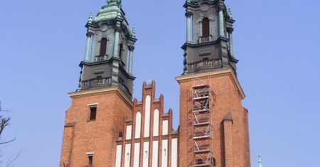Wiatr uszkodził wieże Katedry Poznańskiej