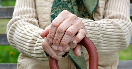 Rozwody po pięćdziesiątce coraz powszechniejsze. Polacy żyją dłużej, ale kochają się krócej