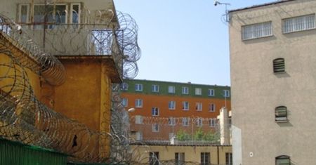 Gwałciciel pobity w poznańskim areszcie