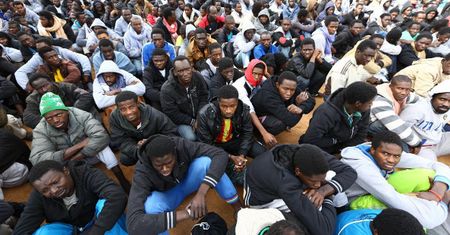"Okrutna Libia" - nim imigranci wsiądą na przemytnicze łodzie