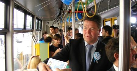 W Poznaniu zamiast sprawdzać bilety, rozdawali pasażerom karty PEKA