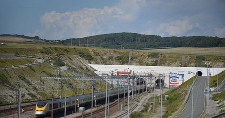 Wznowiono ruch pociągów w tunelu pod kanałem La Manche