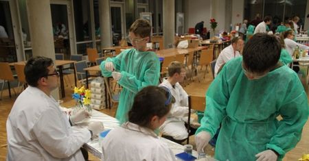 Noc Naukowców w Poznaniu - coś dla miłośników chemii, fizyki i... krzyków