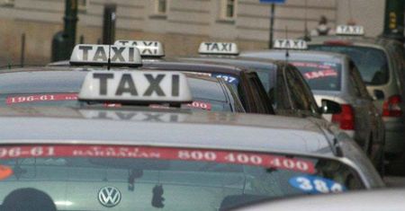 Taxi czy Uber? W Krakowie na dobre rozpoczęła się batalia o klienta