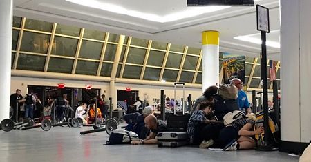 Sytuacja nadzwyczajna na lotnisku JFK w Nowym Jorku. Przeprowadzono ewakuację