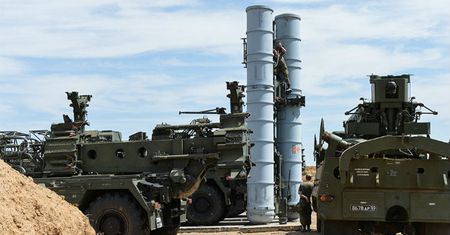 Iran rozmieszcza rosyjskie rakiety S-300 wokół obiektu nuklearnego Fordo