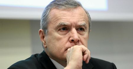 W PiS-ie szok po starciu "Wiadomości" z Piotrem Glińskim. "Jak oni mają czelność go czołgać?!"