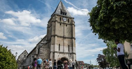 Po zabójstwie księdza we Francji: muzułmanie wezwani do uczestnictwa w niedzielnej mszy