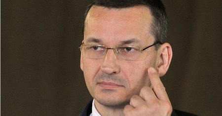 Morawiecki słowami ws. 500+ naraził się na krytykę wewnątrz PiS. "Premier jest wściekła"