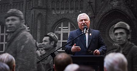 Historia Polski wg. MEN. "Solidarność" jest, Wałęsy brak