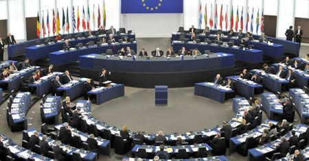 Spór o Trybunał Konstytucyjny. Komisja Europejska podtrzymuje zastrzeżenia do polskiej ustawy o TK