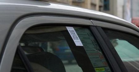 Poznań walczy z nieuczciwymi taksówkarzami... naklejkami z kodem QR
