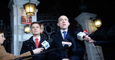 PO: od roku PiS prowadzi wojnę hybrydową z Trybunałem Konstytucyjnym