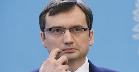 Ziobro zapowiada kary za określenia "polskie obozy"