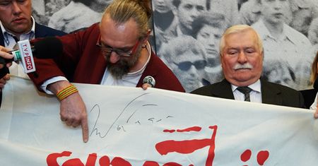 Burza po liście otwartym opozycji. "Nie wiedzieliśmy, że podpisze go pułkownik Adam Mazguła"