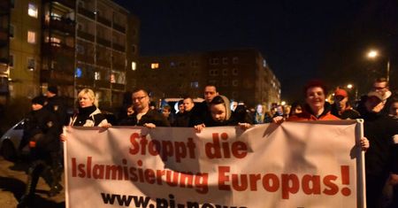 Frankfurt: masowe gwałty, których nie było. Kolejna antyimigrancka fałszywka