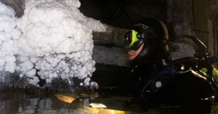 W Małopolsce rozpoczynają się ferie. Uwaga na zagrożenia na wodzie i w górach