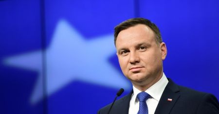 PO: prezydent Andrzej Duda bierze udział w fałszowaniu aktów prawnych