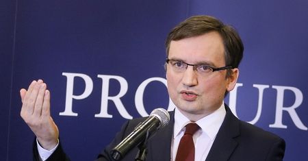 Nagrobek Bolesława Bieruta zniszczony. Zbigniew Ziobro nakazał zwolnienie wandali z aresztu