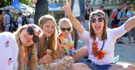 W Poznaniu rozpoczęły się juwenalia. Zagrają Mela Koteluk, Kult i Happysad