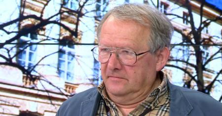Oskarżany o zbrodnie stalinowskie brat Adama Michnika popiera KOD. Internauci oburzeni