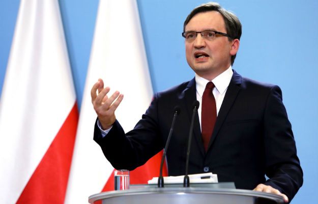 Prokuratura bardziej polityczna? Tak to wygląda na Zachodzie
