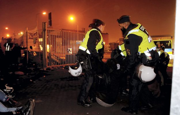 Planowali atak na ośrodek dla uchodźców? Szwedzka policja zatrzymała dziesięciu Polaków