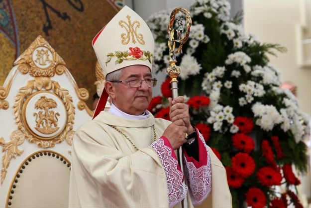 Abp Sławoj Leszek Głódź chciał już "tylko spokojnie umrzeć", ale od polityki wciąż nie stroni