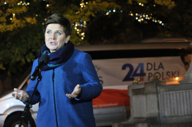 Beata Szydło zaczęła 24-godzinny objazd po Polsce