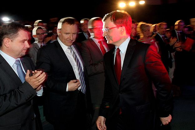 Przewodniczący NSZZ "Solidarność" Piotr Duda, europoseł Jacek Kurski i prezes SP Zbigniew Ziobro podczas konwencji Solidarnej Polski pod hasłem "Nowe państwo, nowa konstytucja" 30 czerwca 2013 r. w Krakowie
